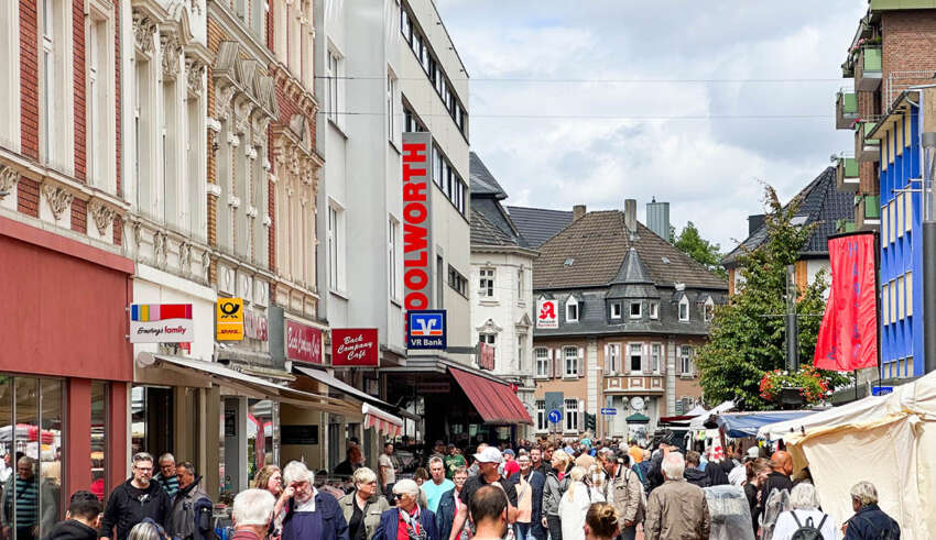 Kölner Straße in Leverkusen - Die Einkaufsstraße in Opladen