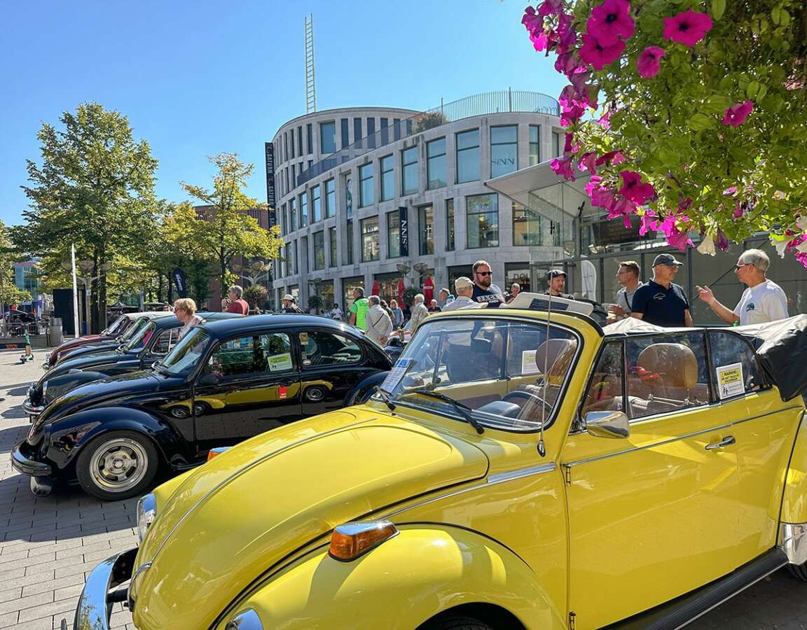 Verkaufsoffener Sonntag zu Lack & Chrom in Duisburg bei bestem Spätsommerwetter