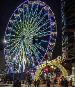 Weihnachtsmarkt mit Riesenrad und verkaufsoffenem Sonntag in Duisburg