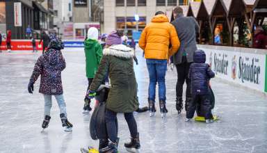 Familie bei Essen on Ice verkaufsoffener Sonntag